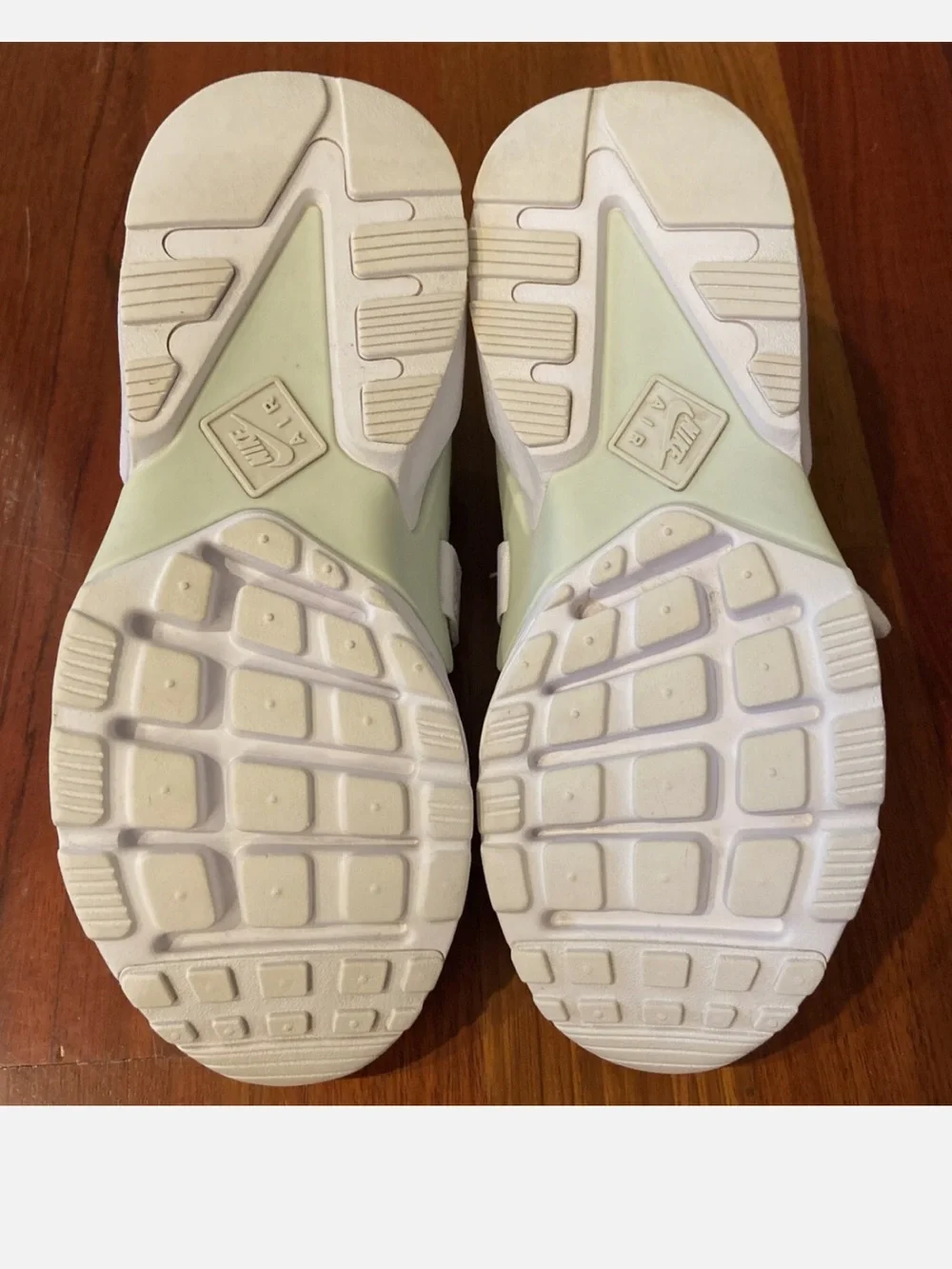 Nike Womens Air Huarache City Training Shoes Light Gray White
